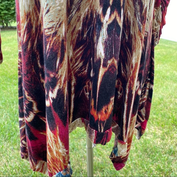 Context Handkerchief Hem Top - Picture 9 of 15